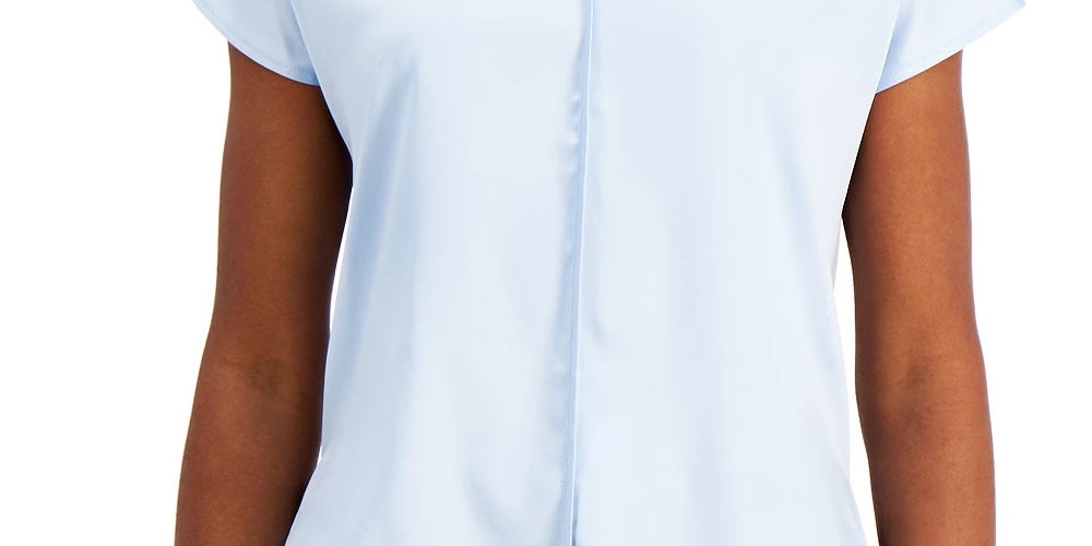 Blusa feminina Alfani com decote em V azul escuro tamanho grande