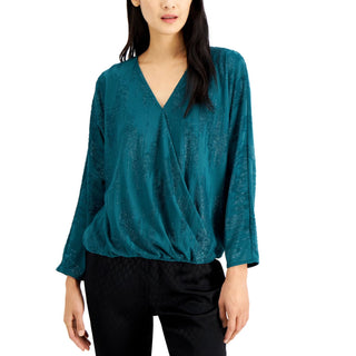 Blusa feminina Alfani com decote em V azul escuro tamanho pequeno