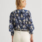 Blusa Ralph Lauren Feminina com Babados, Modelagem Relaxada, Bainha Curva, Floral, Manga Longa, Gola V, Uso no Trabalho, Botão, Azul, Tamanho X-G
