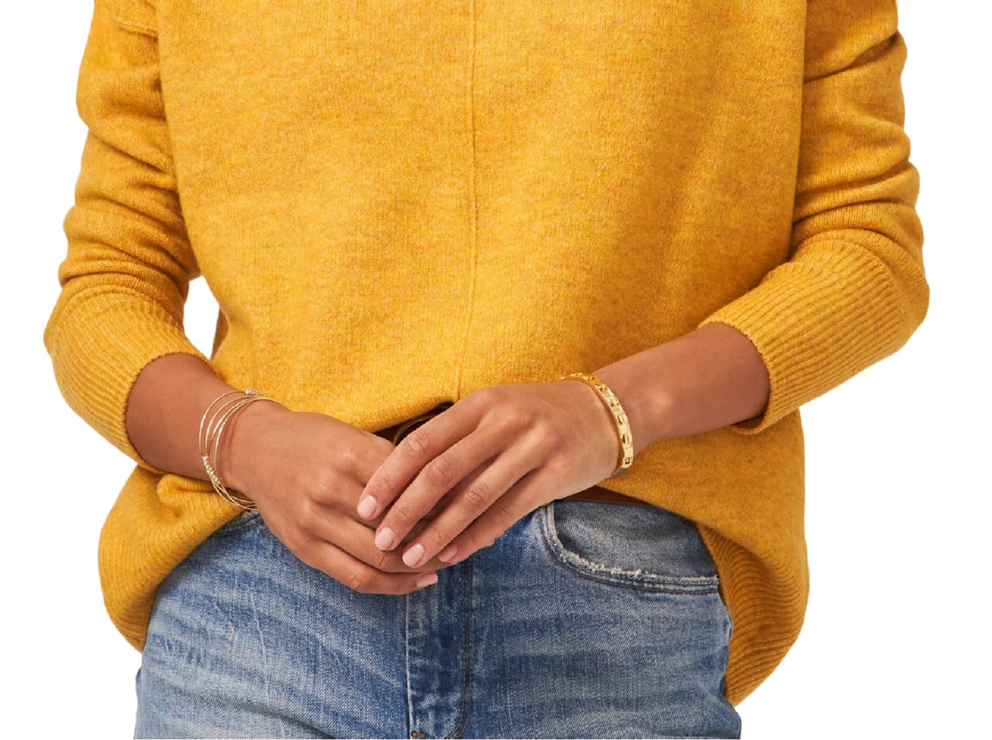 Suéter feminino Vince Camuto com gola redonda e costura central, amarelo, tamanho X-S