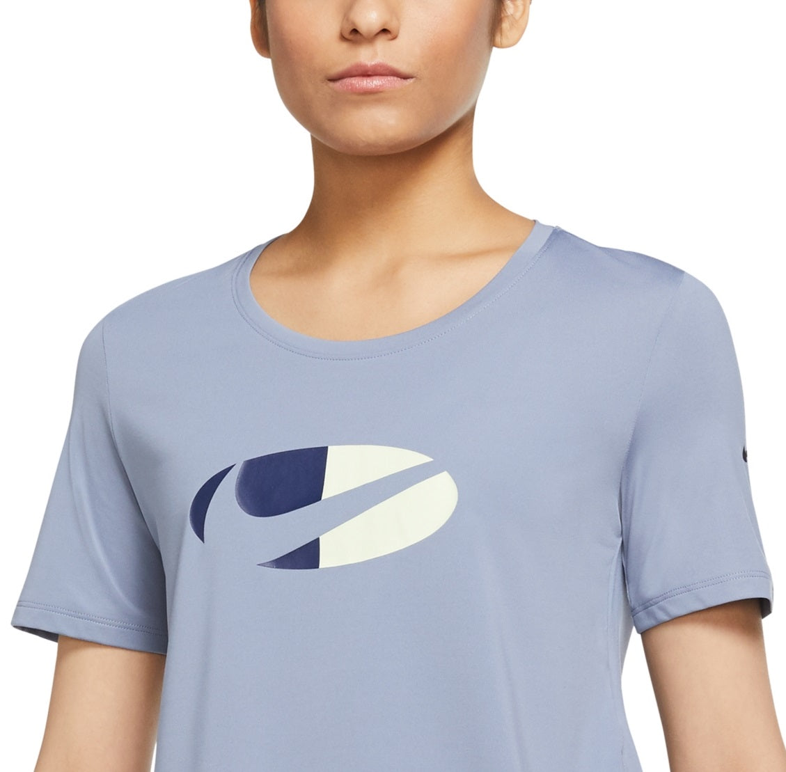 Camiseta curta Nike Dri Fit Logo Feminina Azul Tamanho 2X