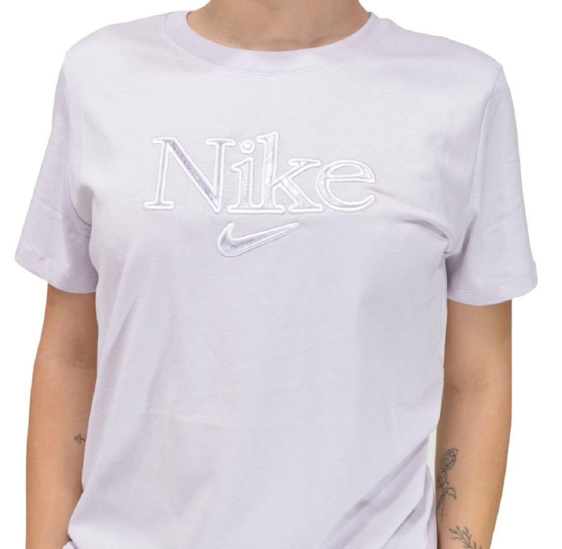 Camiseta Nike Feminina com Logo Stretch, Manga Curta e Gola Redonda, Roxa, Tamanho 1X
