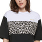 Camiseta feminina DKNY com estampa de leopardo e manga curta, tamanho P, branca