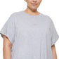 Camiseta feminina DKNY com logo metálico frontal e nó, cinza, tamanho 2X