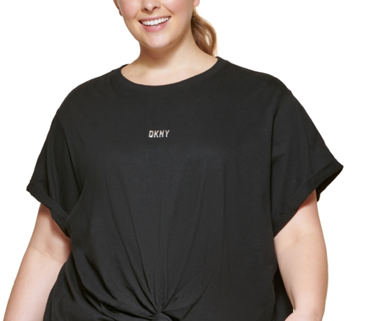 Camiseta feminina DKNY com logo metálico e nó frontal, preta, tamanho 2X
