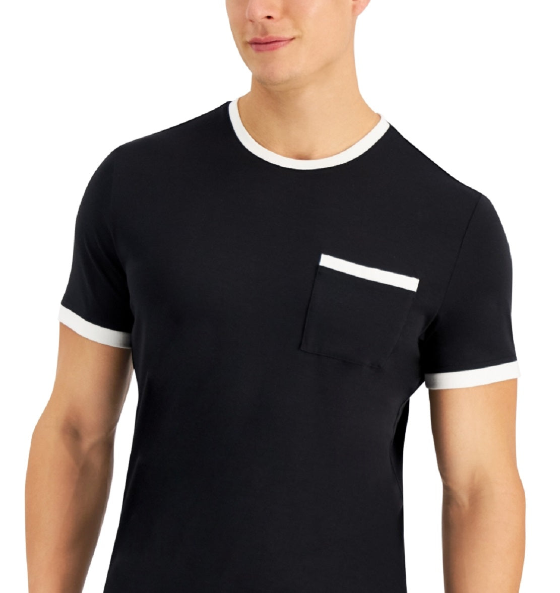 Camiseta masculina Alfani com bolso contrastante, preta, tamanho médio