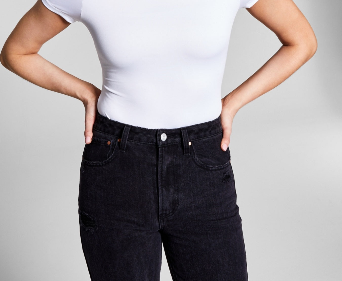 E agora este body feminino com gola redonda, branco, tamanho pequeno