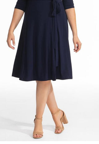 Vestido envelope feminino Kiyonna Essential azul tamanho 1X