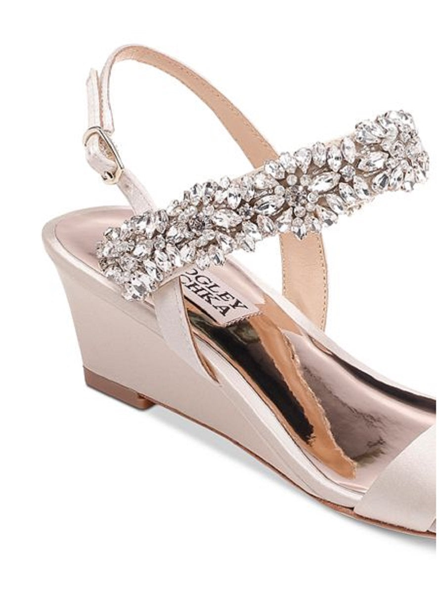 Sandália feminina Badgley Mischka Larisa Wedge de cetim marrom, tamanho 8 M