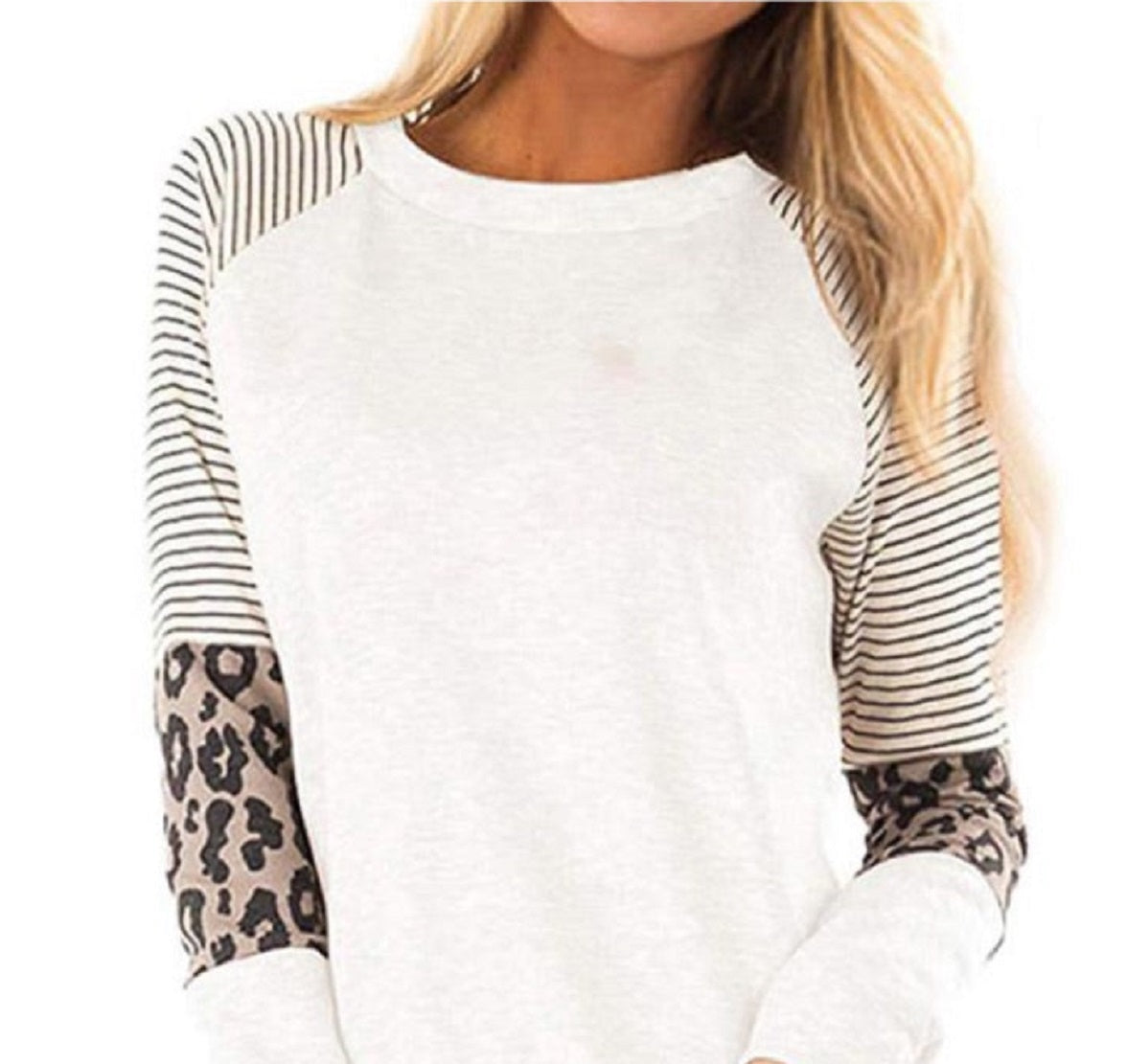 Blusa feminina Frankie &amp; Pop com decote redondo, manga comprida, listras, raglan, estampa de leopardo, tamanho pequeno, branca