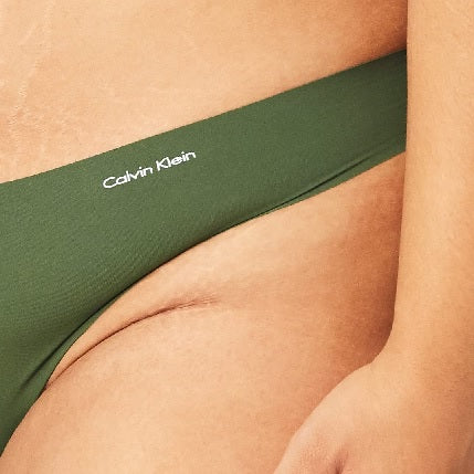 Calcinha fio dental Calvin Klein Invisibles No Panty Line Feminina Verde Tamanho X-G