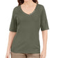 Blusa feminina Karen Scott com decote em V e detalhes em botões, verde, tamanho médio