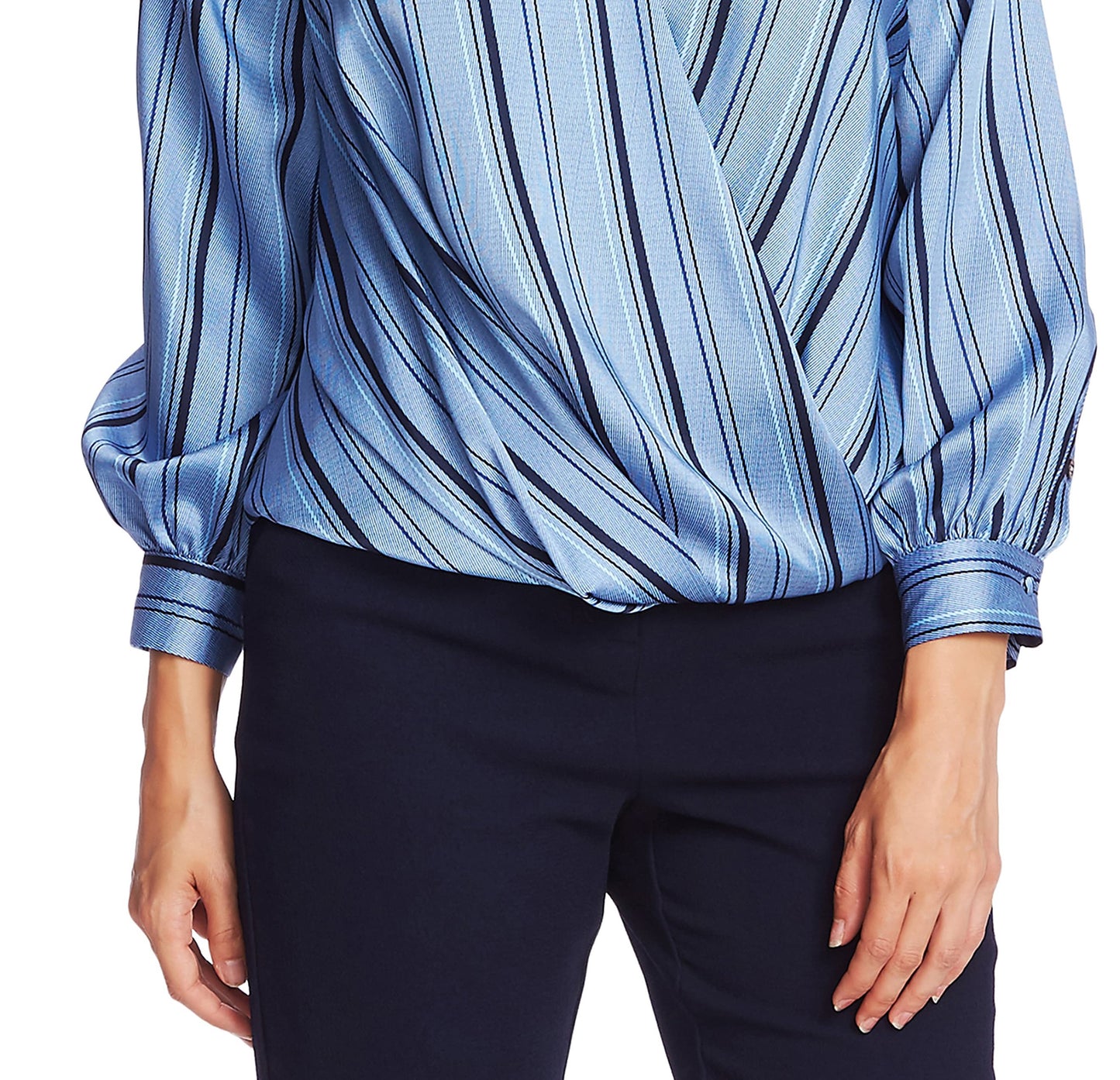 Blusa feminina listrada Vince Camuto para escritório, azul, tamanho médio
