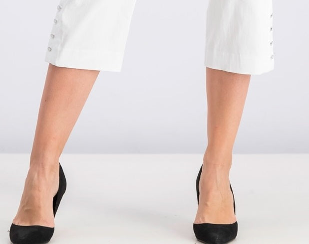 Calça capri feminina com controle de barriga e bainha abotoada JM Collection, branca, tamanho grande