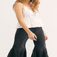 Calça jeans feminina Rinse Cha Cha Flare da Free People, preta, tamanho 25