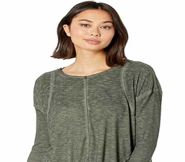 Camiseta manga longa Lay up do Movimento Feminino Free People, tamanho grande, verde