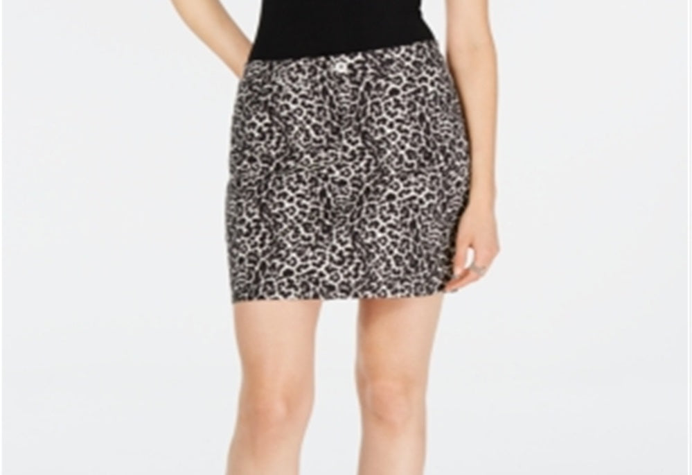 Minissaia jeans feminina com estampa de leopardo da INC International Concepts, preta, tamanho 8