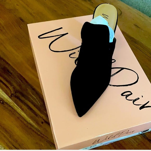 Sapatos femininos Wild Pair Carlita Mules pretos tamanho 10M