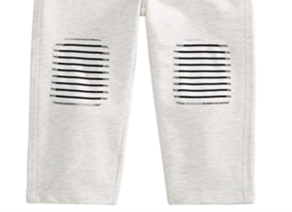 Calça listrada com patch no joelho para meninos First Impressions, tamanho 4T, branca