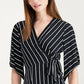 Blusa feminina Alfani com detalhe de gravata e sobrepeliz, preta, tamanho pequeno e pequeno