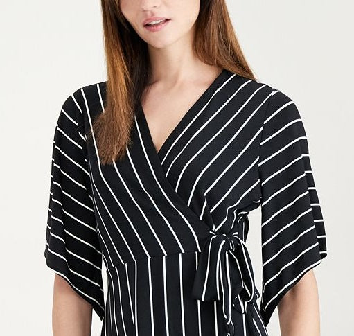 Blusa feminina Alfani com detalhe de gravata e sobrepeliz, preta, tamanho pequeno e pequeno