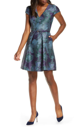 Vestido feminino Vince Camuto com cinto e estampa floral, ajuste evasê, azul, tamanho 12