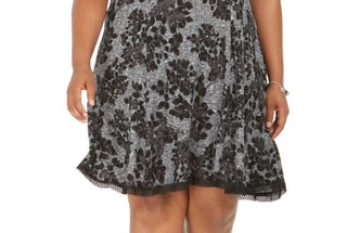 Vestido longo feminino Robbie Bee Plus com acabamento em crochê floral e manga curta, cinza, tamanho 2X