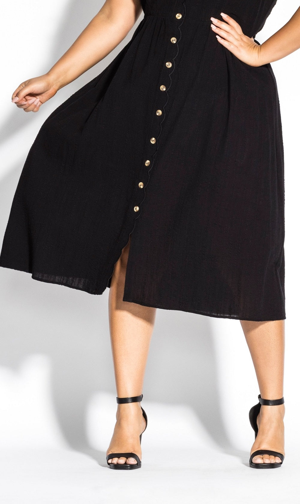 Vestido feminino City Chic com botões e vieiras, preto, tamanho 16