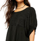 Blusa plissada com decote em v e manga bufante Free People para mulheres, preta, tamanho médio
