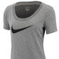 Camiseta Nike Feminina Gola Redonda Manga Curta Estampada Cinza Tamanho Médio