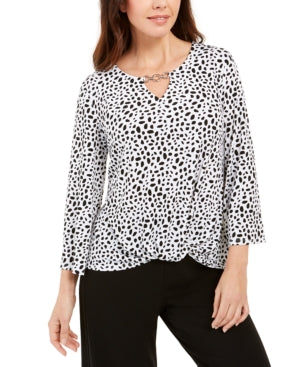 Blusa feminina estampada com decote em corrente e abertura para chave, tamanho M, branca, da coleção JM