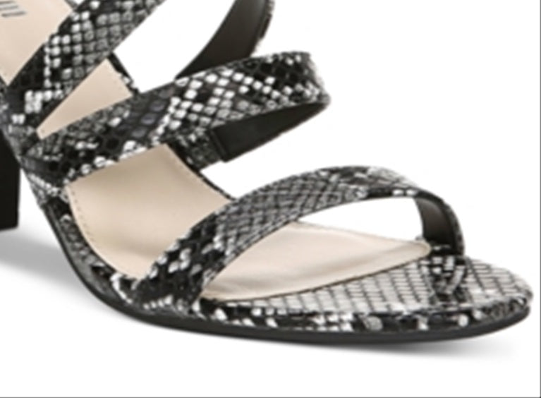 Salto alto Blythe com tiras Bar III feminino, preto, tamanho 8 M