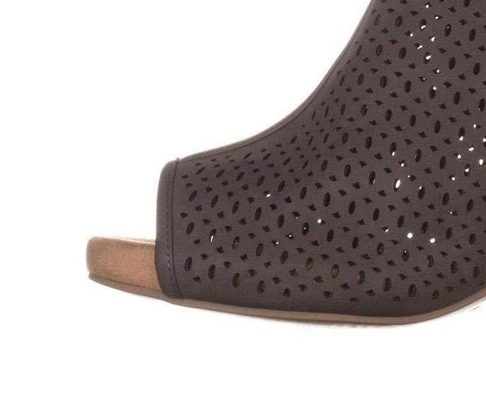 Botas femininas Giani Bernini Angye com bico aberto e cano curto, tamanho 7 W, marrom