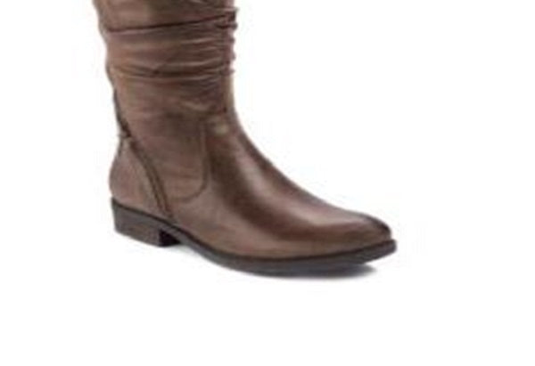Botas de montaria femininas Yulissa de couro sintético Bare Traps, tamanho 8 M, marrom