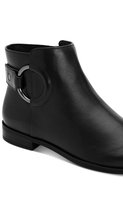 Botas femininas Alfani Avvia com bico fechado e cano curto, cor vinho, tamanho 7 M