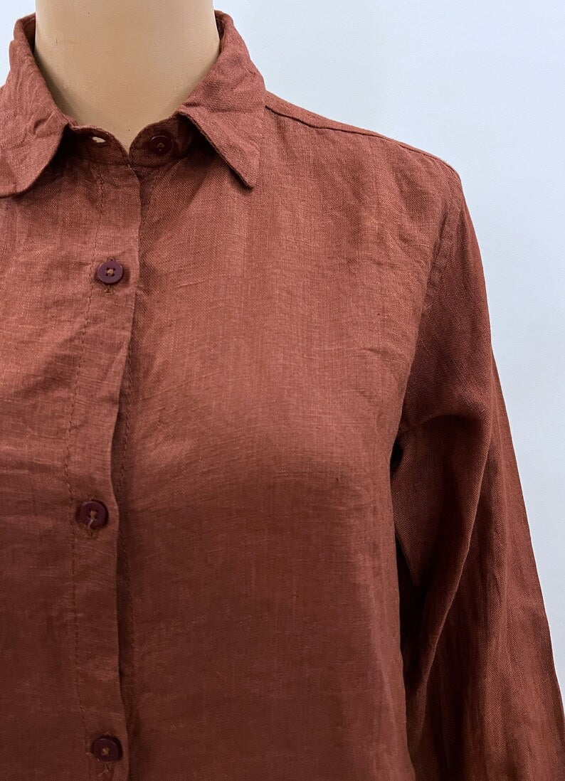 Camisa feminina listrada vertical com botões INC International Concepts, marrom, tamanho M