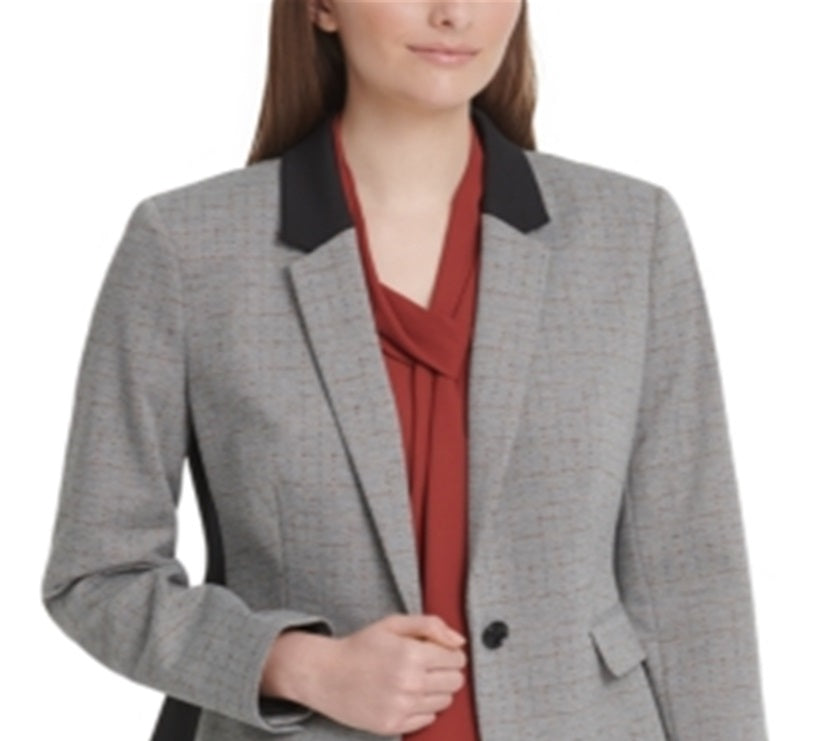 Blazer feminino DKNY com acabamento contrastante e botão único, cinza, tamanho 10P