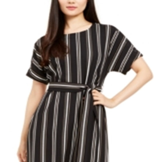 Vestido feminino Alfani listrado, manga curta, gola redonda, comprimento até o joelho, preto, tamanho grande