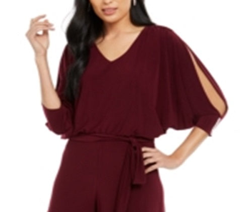 Macacão feminino MSK com ombros descobertos e detalhes roxos, tamanho extragrande