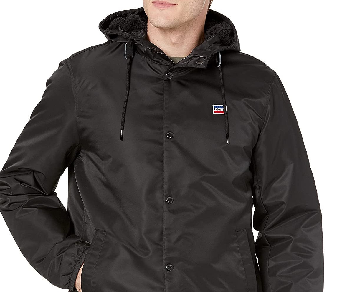 Levi's Flight Satin Coaches com capuz Sherpa Bunny, masculino, preto, tamanho pequeno