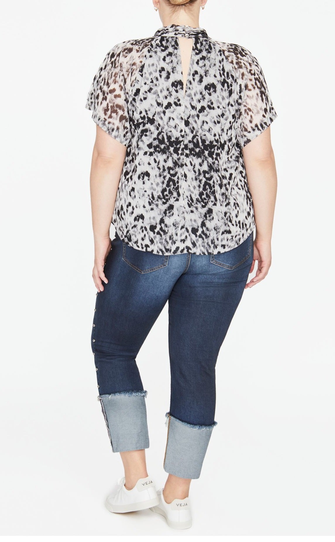 Blusa feminina Rachel Roy estampada com decote em V e manga curta, plus size 1X, branca