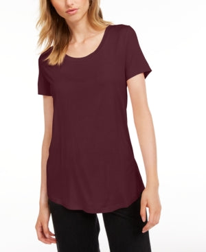 Camiseta feminina Maison Jules com decote redondo e cor vinho rubi, tamanho P