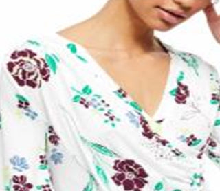 Blusa feminina floral de manga comprida com decote em V, branca, tamanho médio