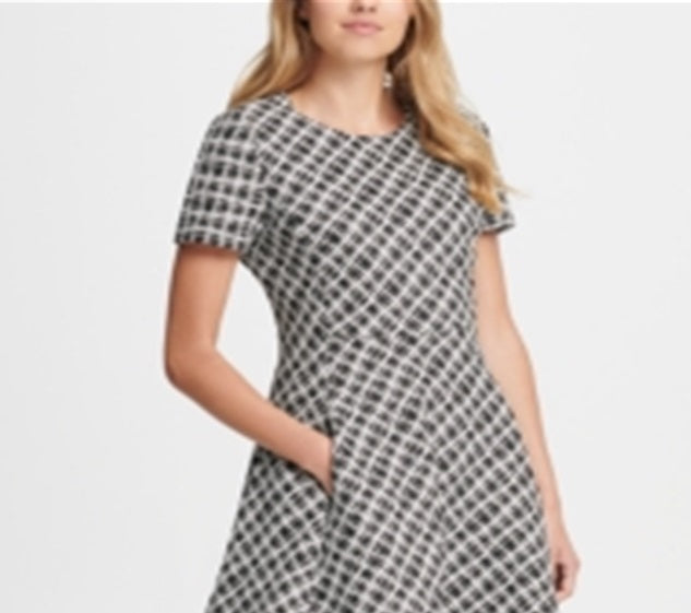 Vestido feminino DKNY Wavey Plaid manga curta ajuste flare preto tamanho 14