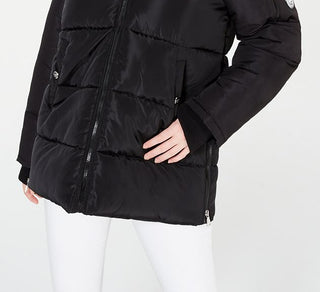 Casaco acolchoado com capuz e acabamento em pele sintética Madden Girl Junior, preto, tamanho X-S