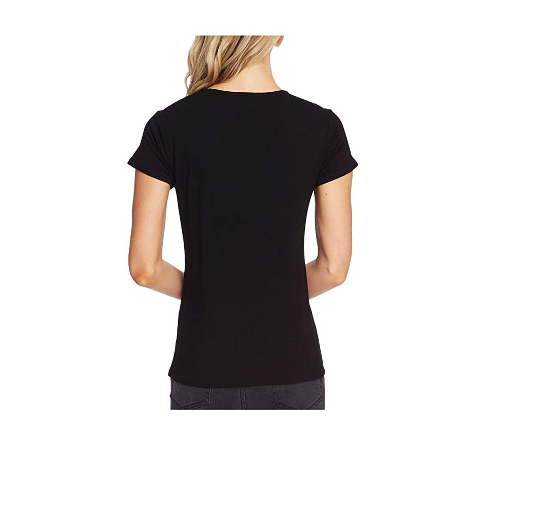 Camiseta feminina Vince Camuto com estampa de manga curta e detalhes em preto, tamanho grande