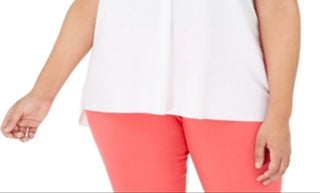 Blusa feminina Alfani Plus com decote dividido e manga curta, branca, tamanho 1X