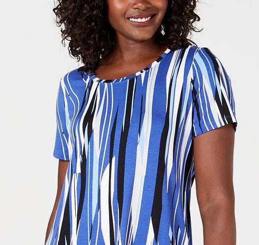 Blusa feminina estampada com decote redondo e manga curta, tamanho P, azul, da coleção JM