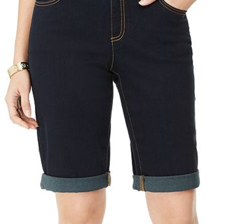 Shorts jeans femininos Curvy Fit Tikglo com punho, azul, tamanho 2, da INC Iternational Concepts