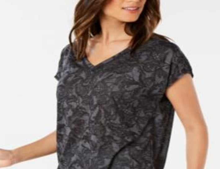 Blusa feminina Ideology com estampa frontal e manga curta, decote em V, preta, tamanho XL
